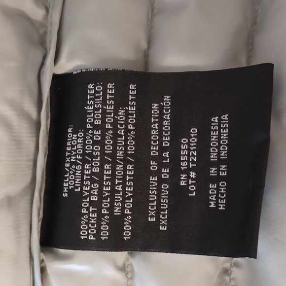 32 degrees, sz M, gray puffer vest, full zip with 2 pockets. - Picture 7 of 8